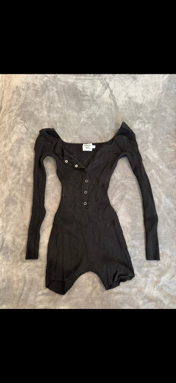 Princess Polly Black Ribbed Knit Long Sleeve Romper XS/S